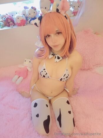 Full leaked Waifupetite private photo