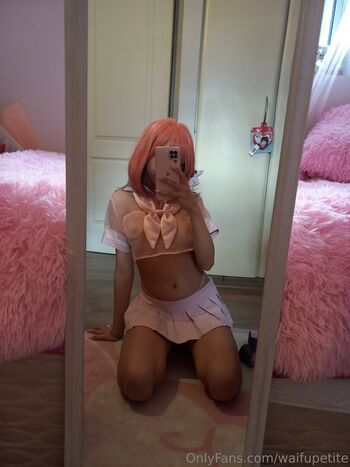 Full leaked Waifupetite private photo