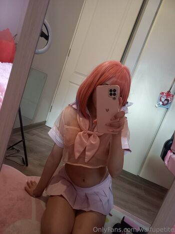 Full leaked Waifupetite private photo