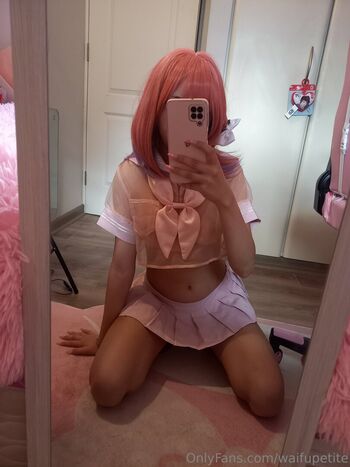 Full leaked Waifupetite private photo