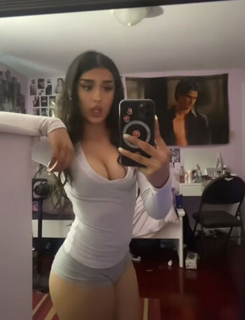 Full leaked Wajeeha khan page private photo