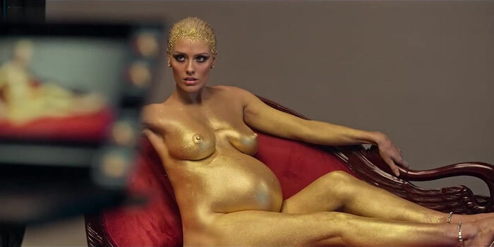 Full leaked Wallis day private photo