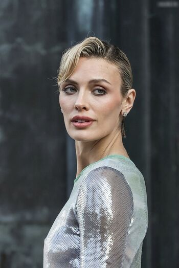 Full leaked Wallis day private photo