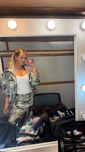 Full leaked Wanda nara page private photo