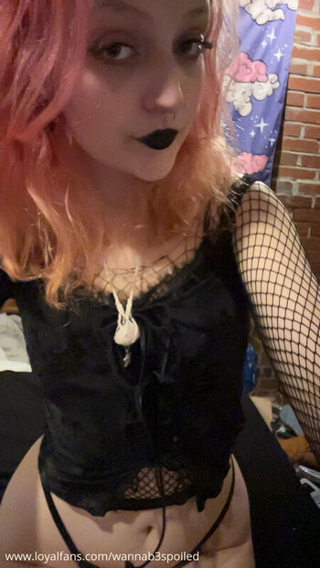 Full leaked Wannabspoiled private photo
