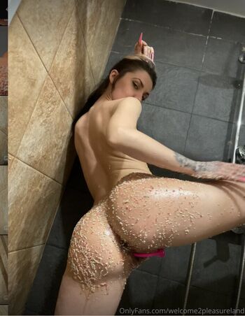 Full leaked Welcomepleasureland private onlyfans photo