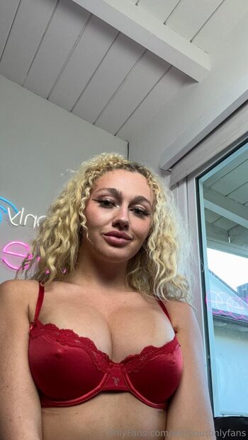 Full leaked Wereouronlyfans private photo
