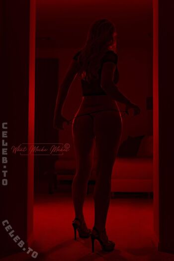 Full leaked Whatmeikemakes private onlyfans photo