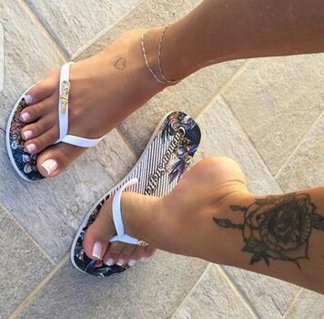 Full leaked White toes private onlyfans photo