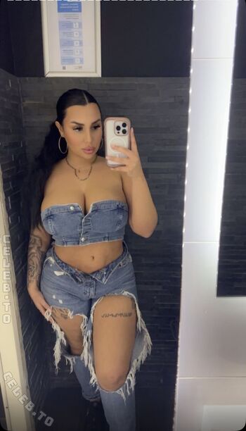 Full leaked Whitechoccolat private onlyfans photo