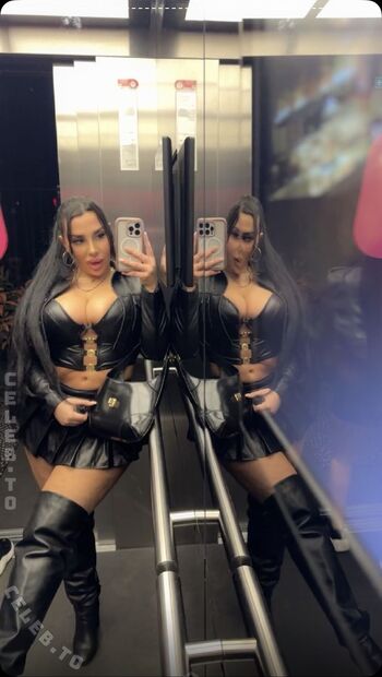 Full leaked Whitechoccolat private onlyfans photo