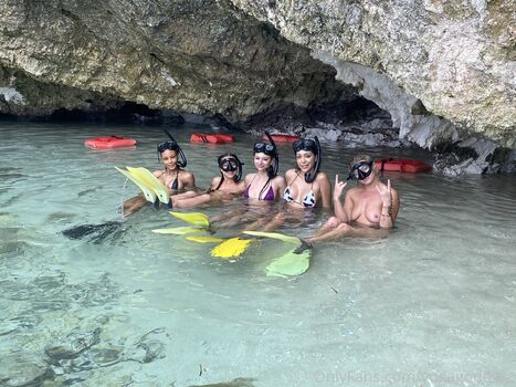 Full leaked Who is this  page private onlyfans photo