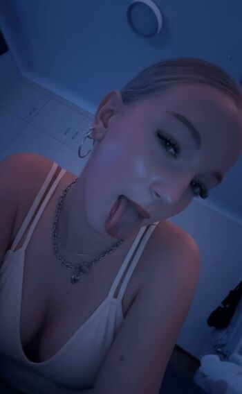 Full leaked Lily lemon/ private onlyfans photo