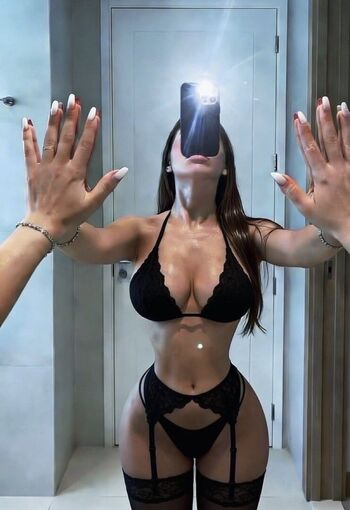 Full leaked Elepetite private onlyfans photo