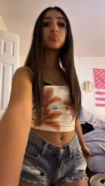 Full leaked Ashralouisa/ private onlyfans photo