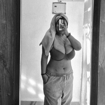 Full leaked Who says private photo