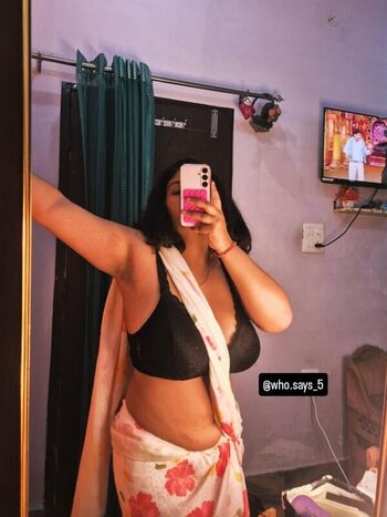 Full leaked Who says private photo