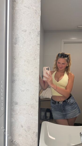 Full leaked Wieke page private photo