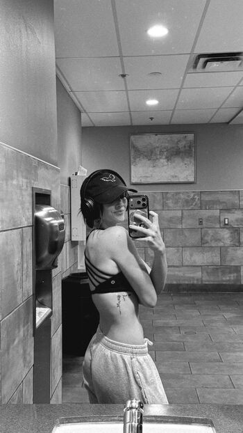 Full leaked Willow shields private photo