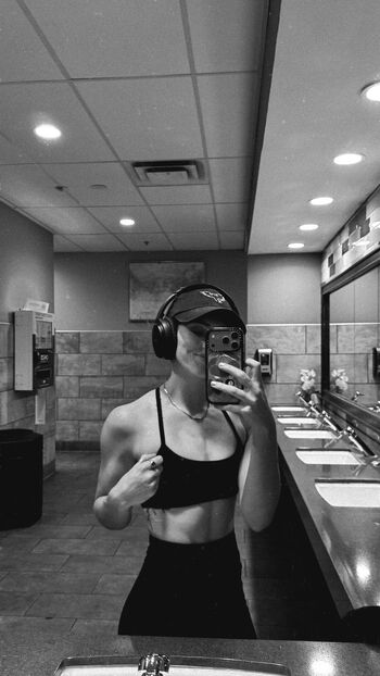 Full leaked Willow shields private photo
