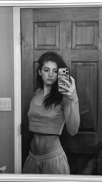Full leaked Willow shields private photo