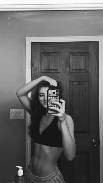 Full leaked Willow shields private photo