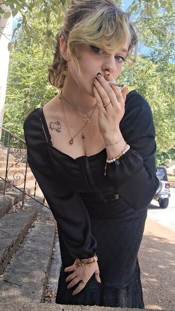 Full leaked Windexnoises private photo