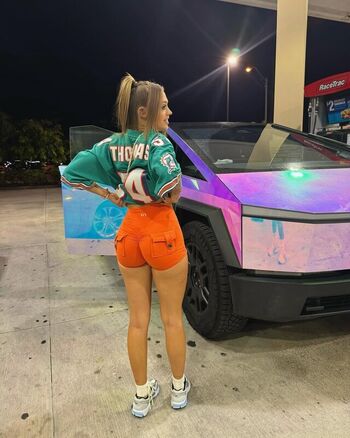 Full leaked Woah vicky private photo