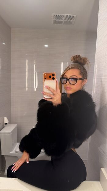 Full leaked Woah vicky private photo