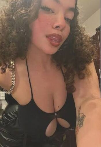 Full leaked Woahh emily private photo