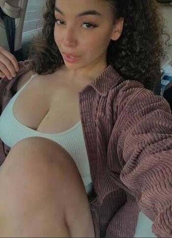 Full leaked Woahh emily private photo