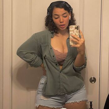 Full leaked Woahh emily private photo