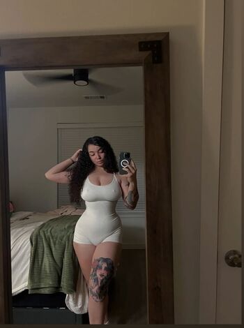 Full leaked Woahh emily private photo