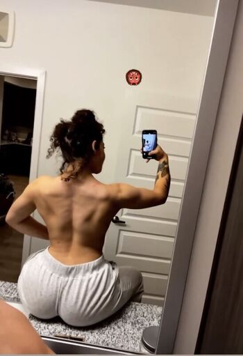 Full leaked Woahh emily private photo