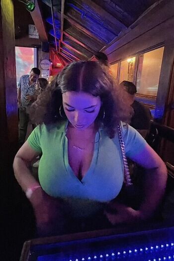 Full leaked Woahh emily private photo