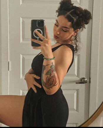 Full leaked Woahh emily private photo