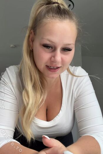 Full leaked Wollnys private onlyfans photo