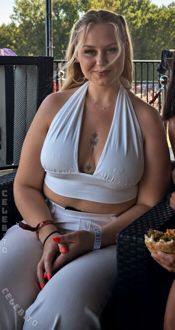 Full leaked Wollnys private photo