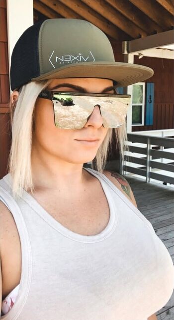 Full leaked Women motorsports private onlyfans photo