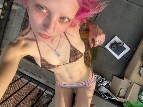 Full leaked Women with long torso private onlyfans photo