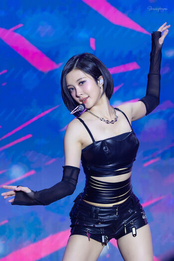 Full leaked Womenk pop page private onlyfans photo