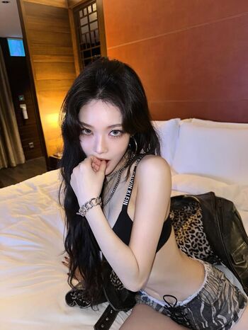Full leaked Womenk pop page private onlyfans photo