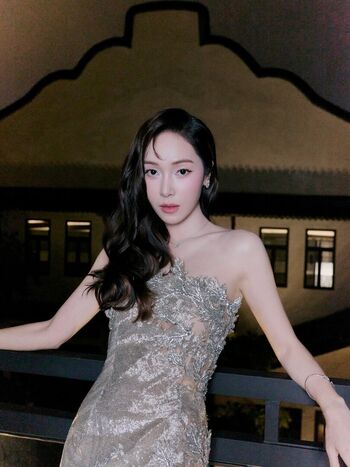 Full leaked Womenk pop page private photo