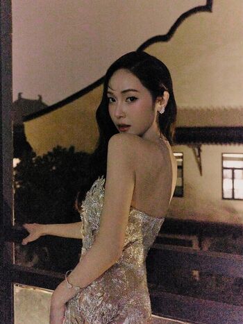 Full leaked Womenk pop private photo