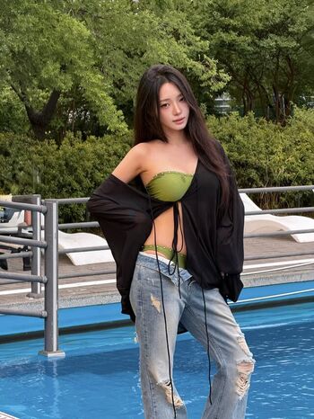 Full leaked Womenk pop private photo