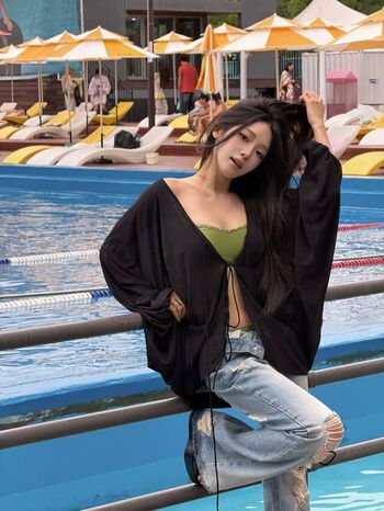 Full leaked Womenk pop private photo