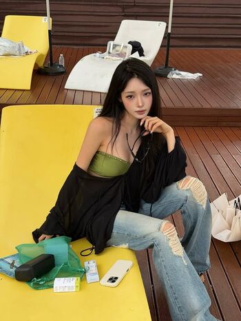 Full leaked Womenk pop private photo