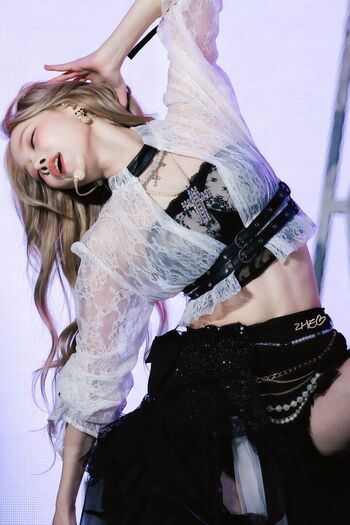 Full leaked Womenk pop private photo