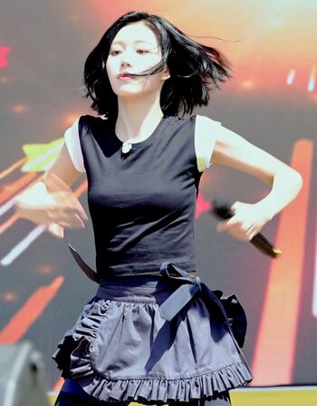 Full leaked Womenk pop private photo