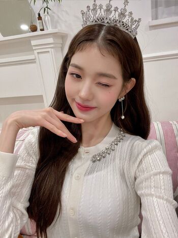 Full leaked Womenk pop page private photo